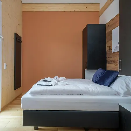 Aquarius Haus 7 16 *